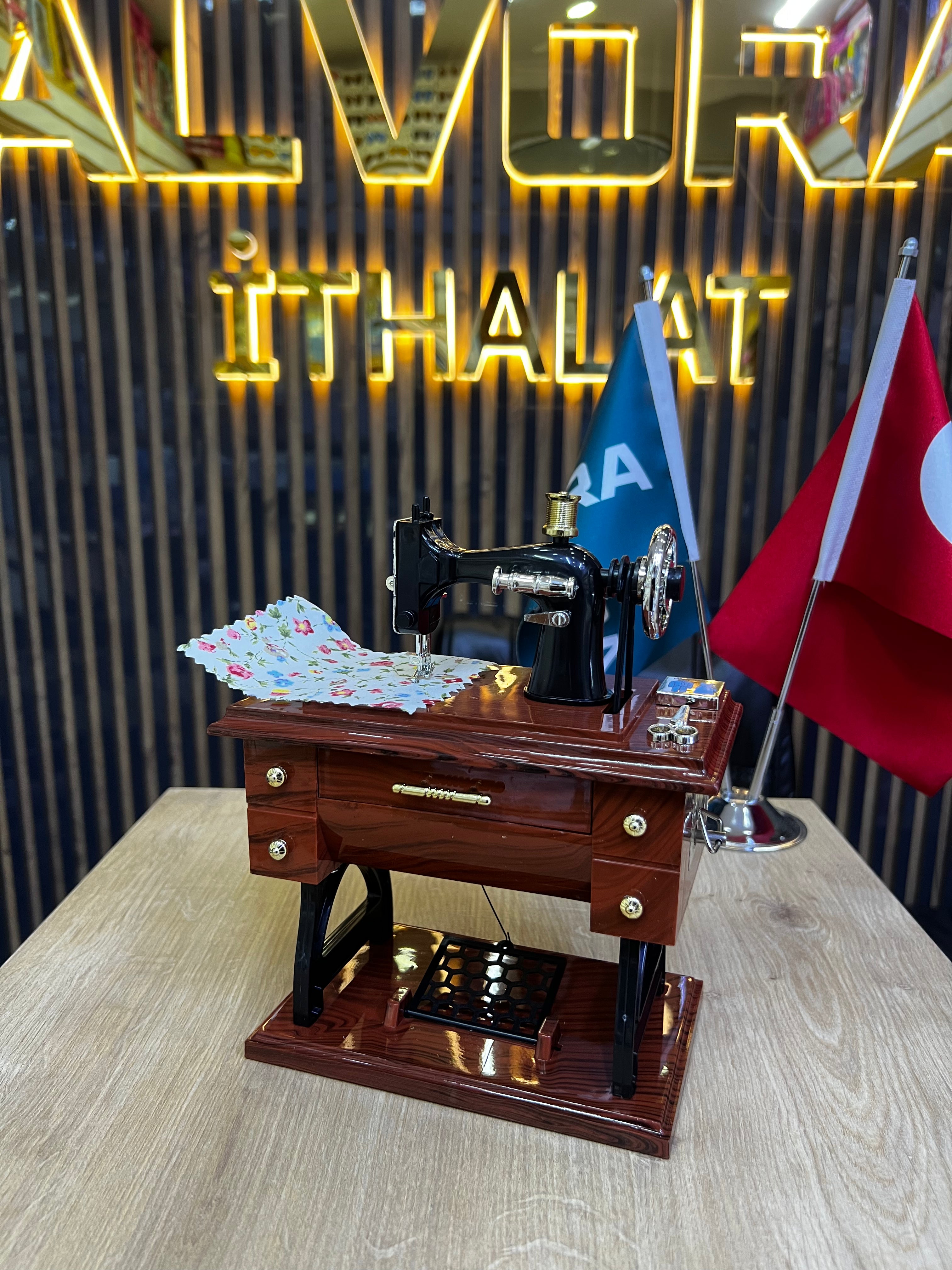 DİKİŞ MAKİNASI BÜYÜK BOY *36 ALV - 129