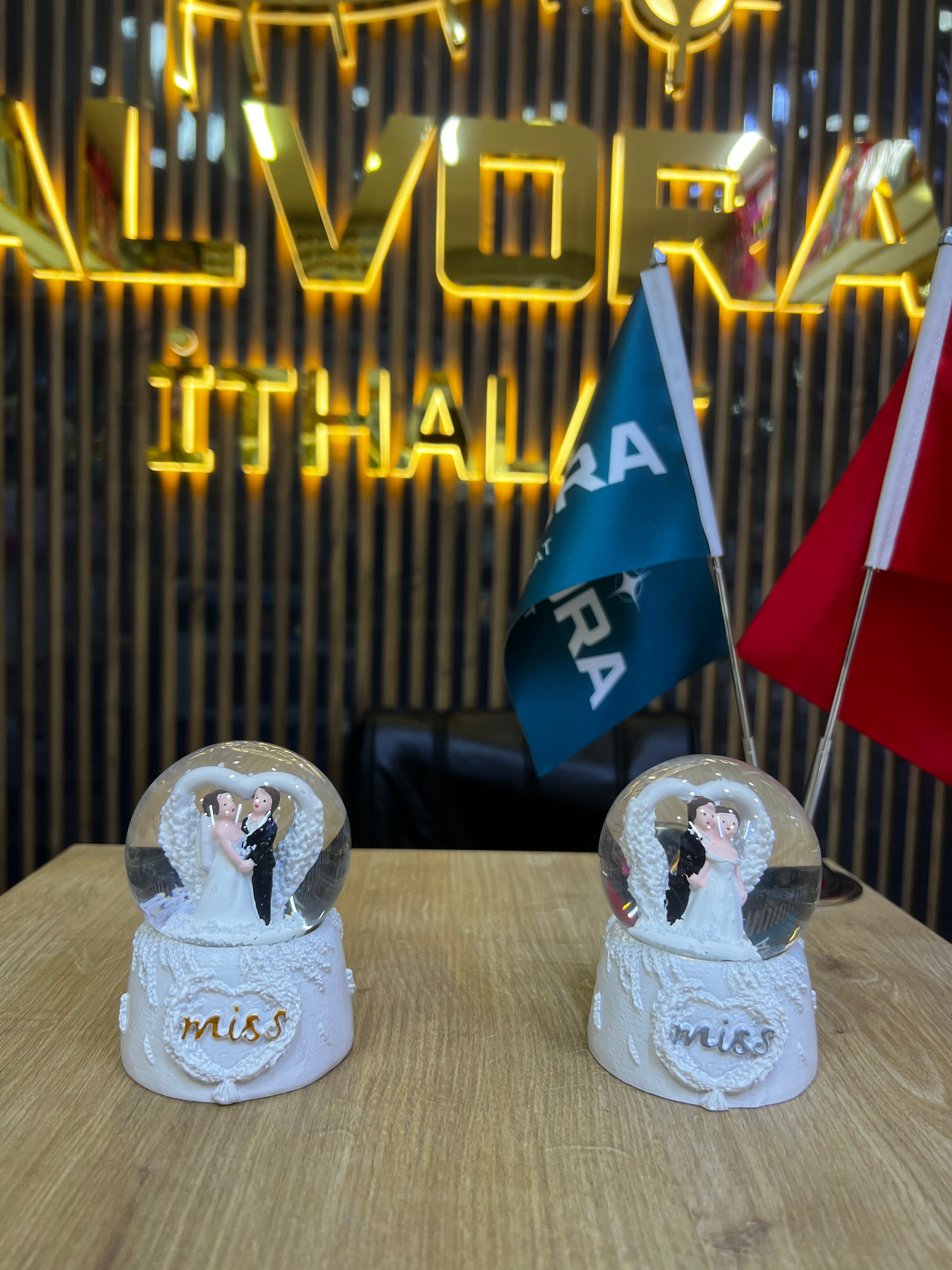 KAR KÜRESİ KÜÇÜK BOY IŞIKLI PÜSKÜRTMELİ *90 ALV - 033