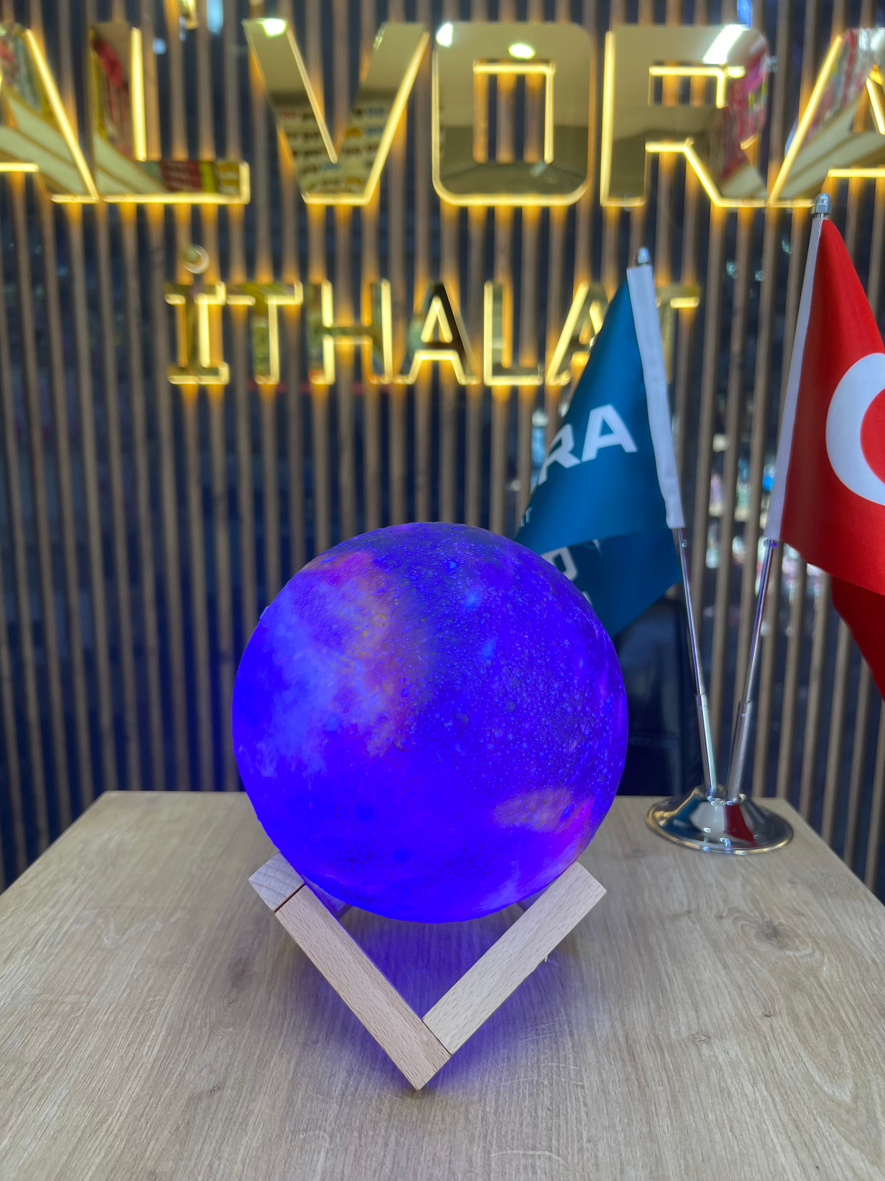 DÜNYA KÜRE BÜYÜK BOY DOKUNMATİK *36 ALV - 133