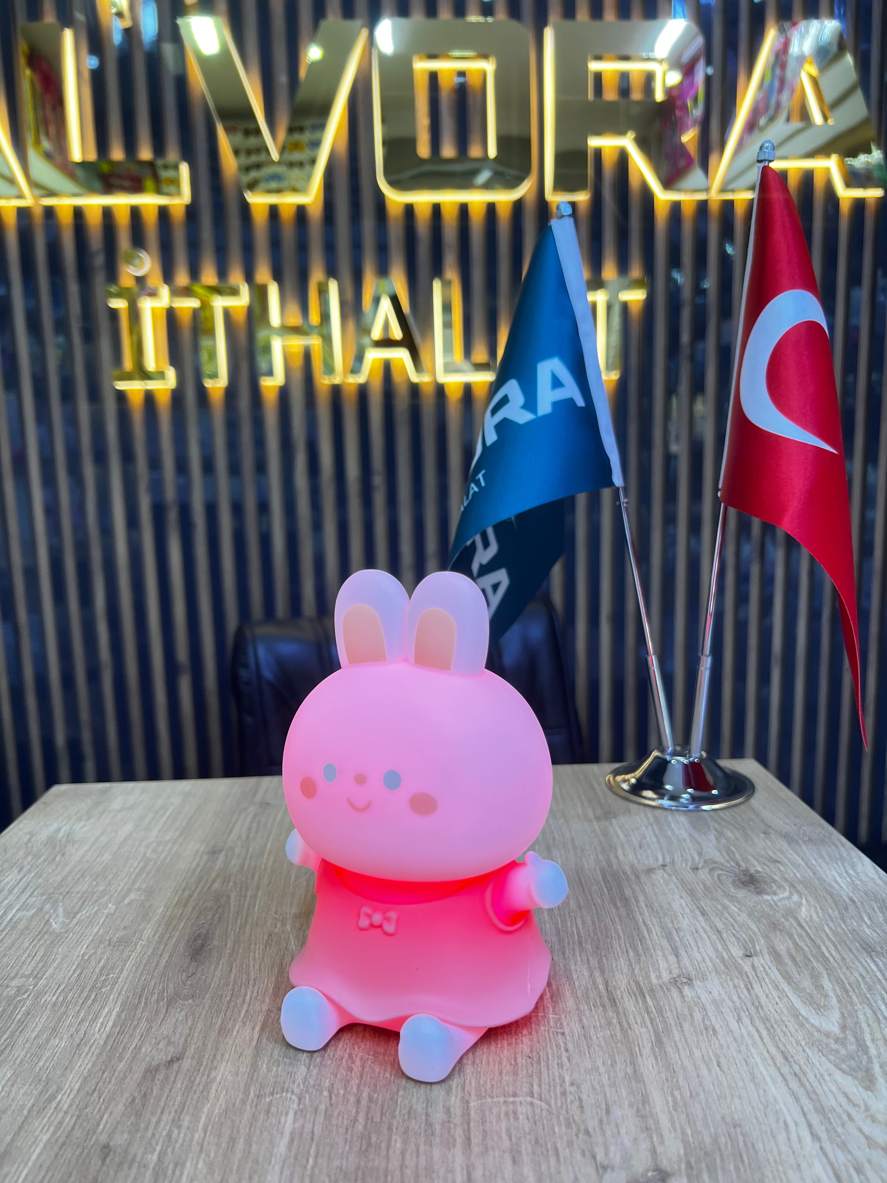 TAVŞAN DEKORATİF DOKUNMATİK GECE LAMBASI *100 ALV - 219